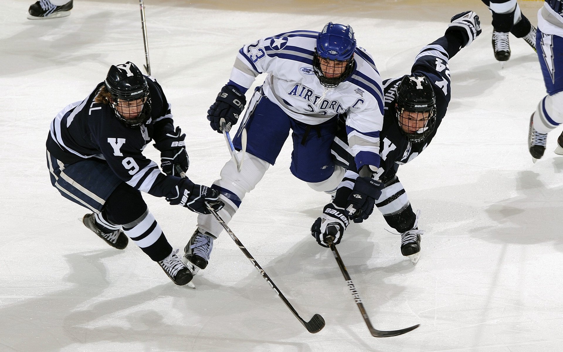 开云下载-“英超豪强鏖战,争冠格局逐步明晰”,英超争冠形势